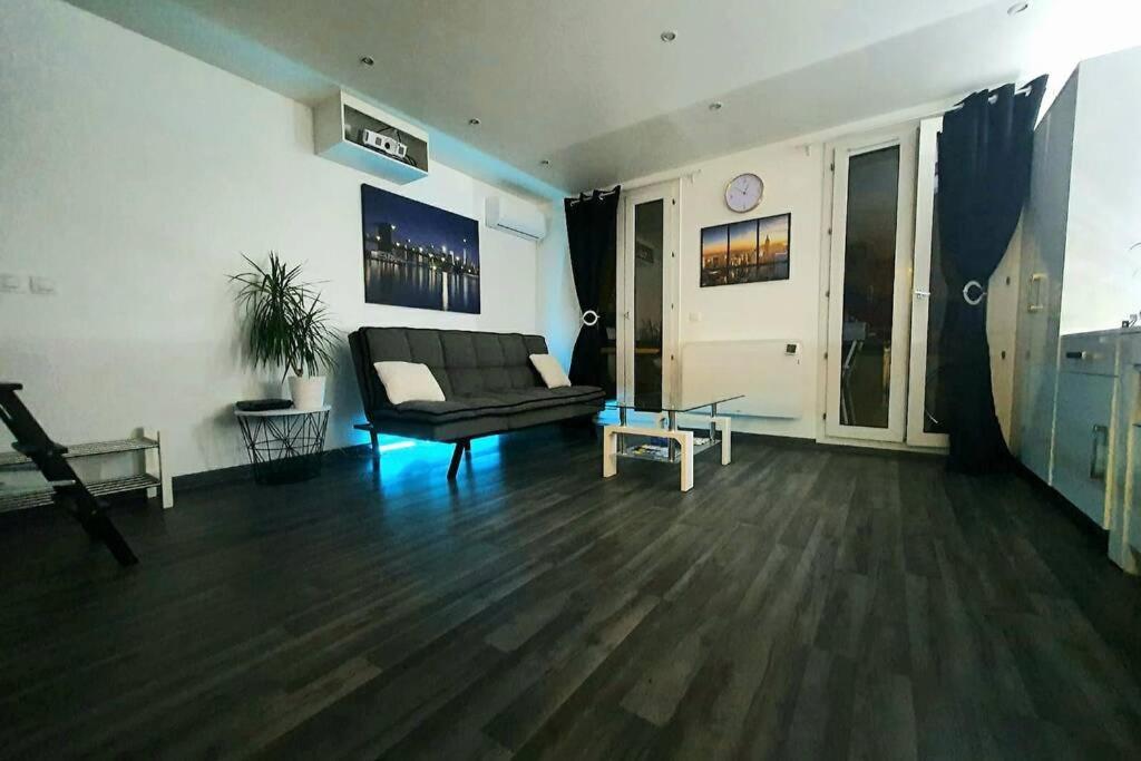 Superbe Studio De 30M2 Proche De Paris Πουασί Εξωτερικό φωτογραφία