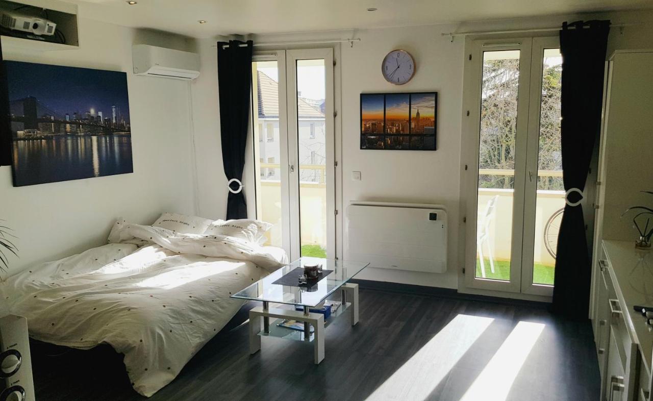 Superbe Studio De 30M2 Proche De Paris Πουασί Εξωτερικό φωτογραφία